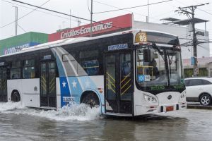 Hevige regen veroorzaakt overstromingen in Ecuador