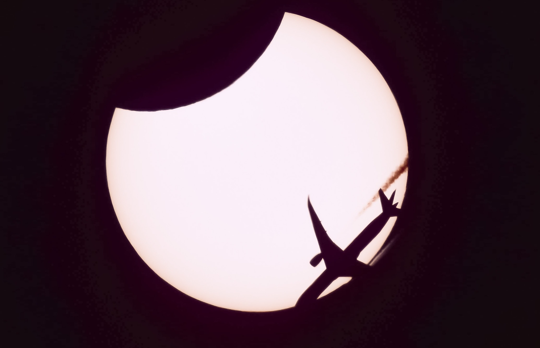 Komende dinsdag een gedeeltelijke eclips - Weeronline