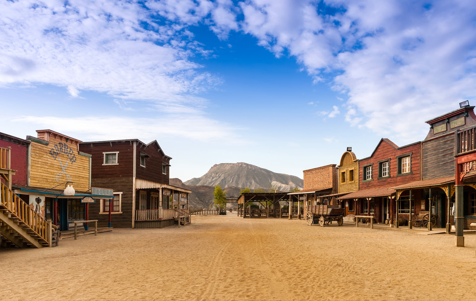 It looks like a cowboy town in the United States, but it's in Spain.  Photo: Adobe Stock/Fotomicar