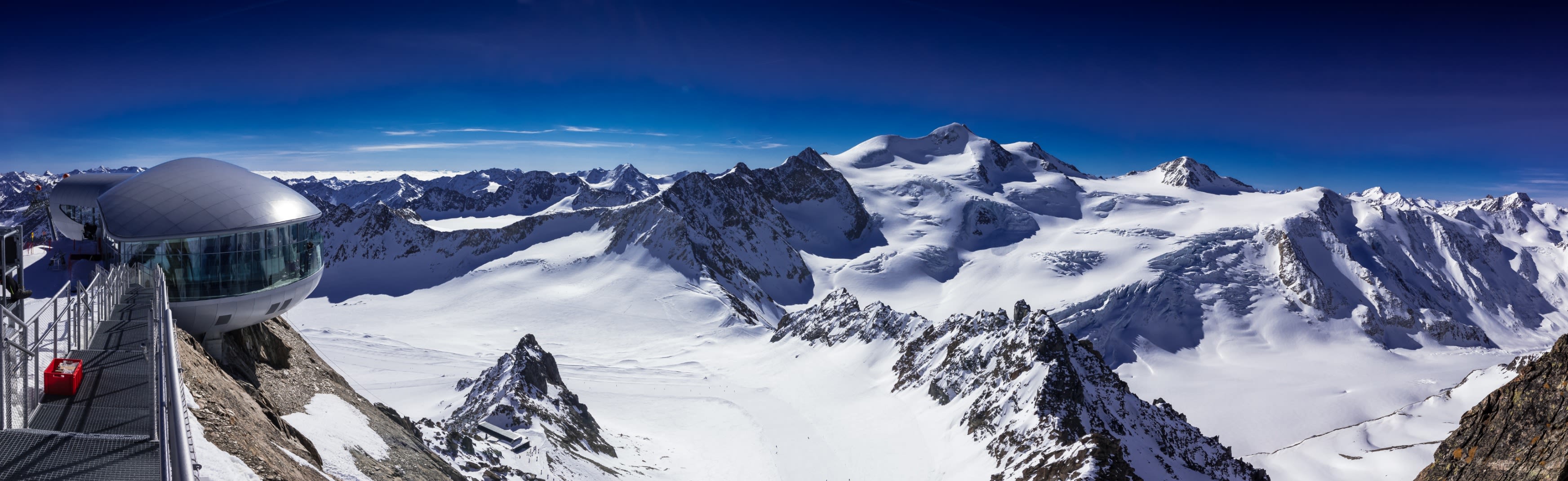 Vanaf de Pitztaler gletsjer heb je een schitterend panorama view. Foto: Adobe Stock / markus_schelhorn