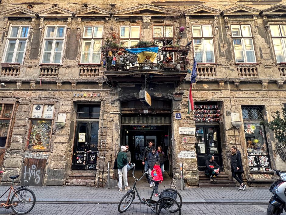 Szimpla Kert, the mother of all ruin bars. Photo: Tas Tóbiás