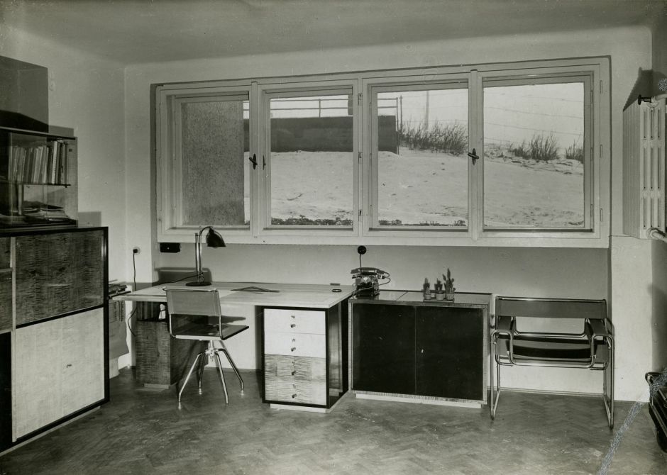 The Bauhaus-style interior of Molnár's one-bedroom apartment inside Delej Villa was radically modern for the time. Photo: Magyar Építészeti Múzeum / Építészfórum