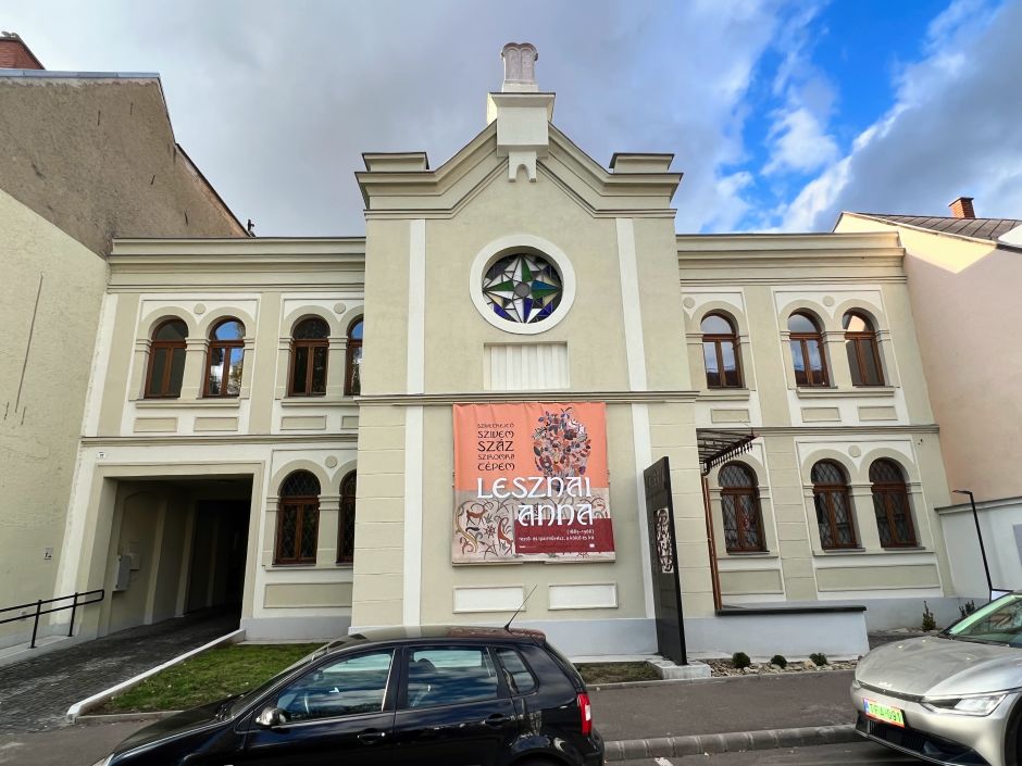 Located inside Eger's old synagogue, the Ziffer Sándor Galéria is known for its high-quality temporary exhibitions. Photo: Tas Tóbiás