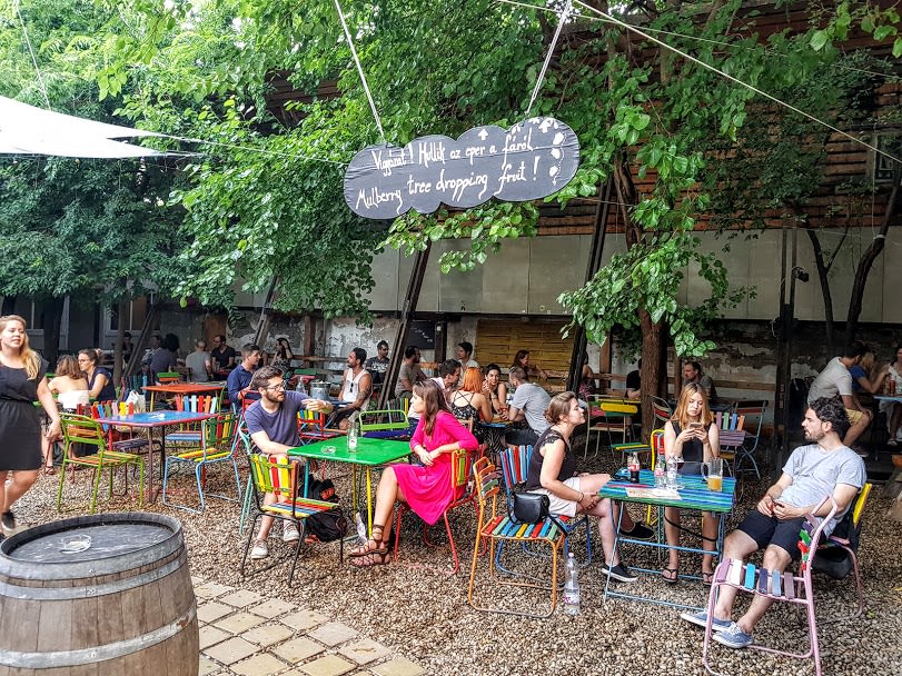 Kőleves Kert is an enjoyable outdoor bar on Kazinczy Street. Photo: Tas Tóbiás