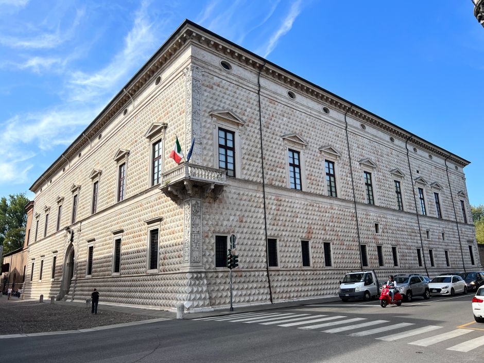The Palazzo Diamanti in Ferrara (1493-1503). The early-Renaissance building, designed by Biagio Rossetti for Duke Ercole I d'Este, is known for the diamond-shaped marble objects that project from its facade. Photo: Tas Tóbiás 