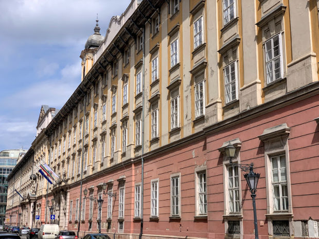 city-hall-budapest-baroque