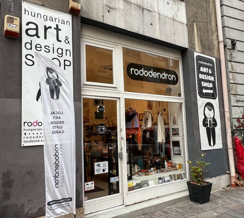 Rododendron sells prints and posters made by Hungarian artists. Photo: Tas Tóbiás