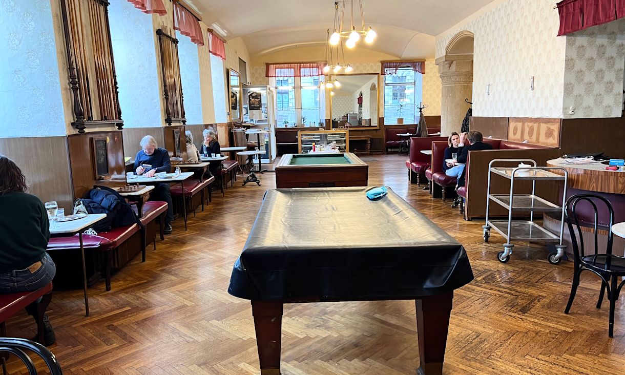 Where to Dine with the Locals: 23 Cheap Eateries in Vienna - Offbeat ...