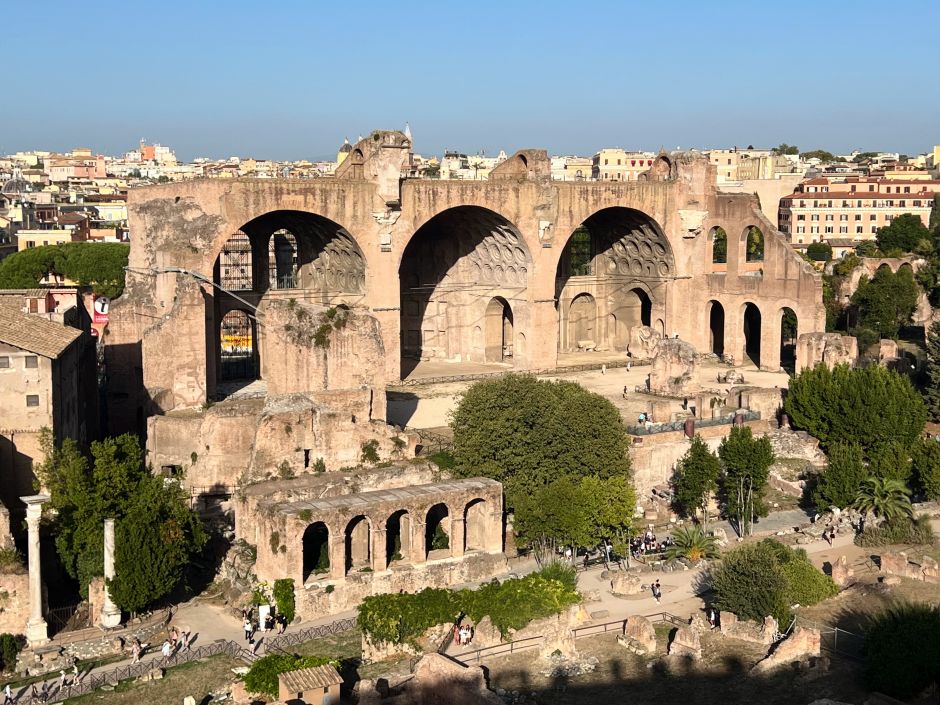 Remains of the enormous Basilica of Maxentius (completed in 312 AD) on the Roman Forum. Photo: Tas Tóbiás