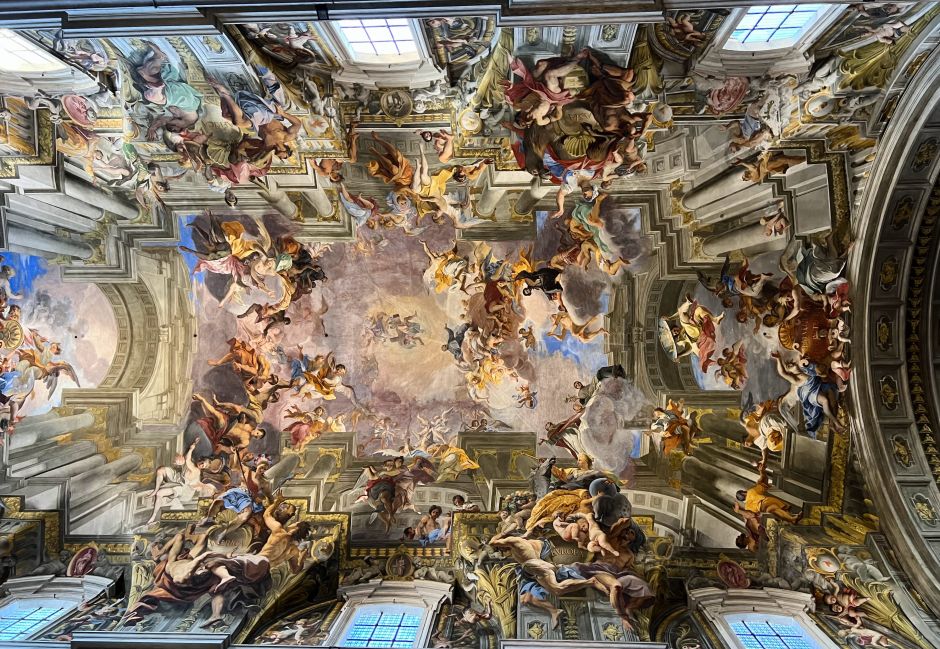 The illusionistic ceiling painting of Padre Andrea Pozzo is an allegory of the missionary work of the Jesuits (1691-1694). The high-Baroque fresco decorates the Sant'Ignazio church in Rome. Photo: Tas Tóbiás