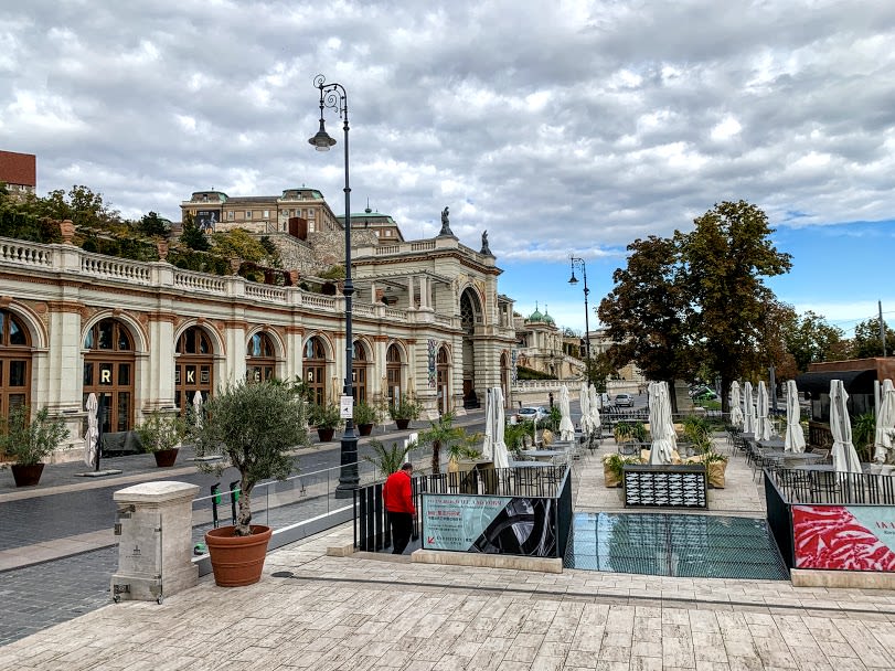 Várkert Bazár, right on the Danube's bank, provides predictably wonderful views. The Buda Castle is shown in the background. Photo: Tas Tóbiás