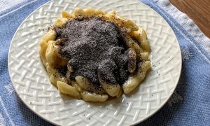 Poppy seeds dumplings (Mákos nudli)