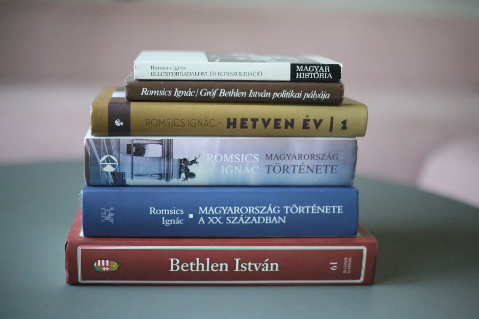 The interviewer's favorite Romsics-books. Photo: Tas Tóbiás