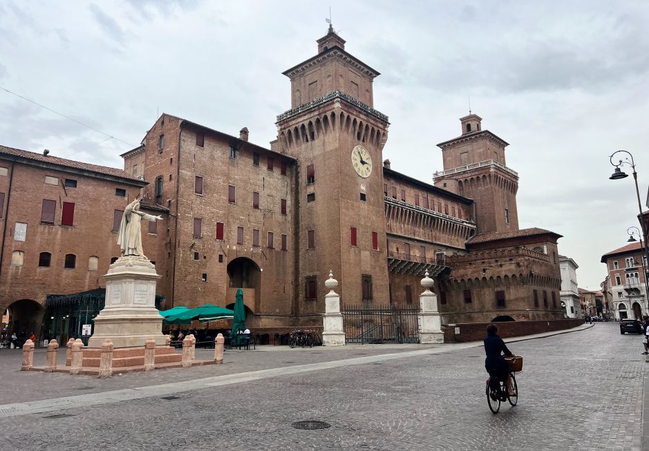 The Este Castle in Ferrara's city center is still surrounded by a water-filled moat. Photo: Tas Tóbiás 