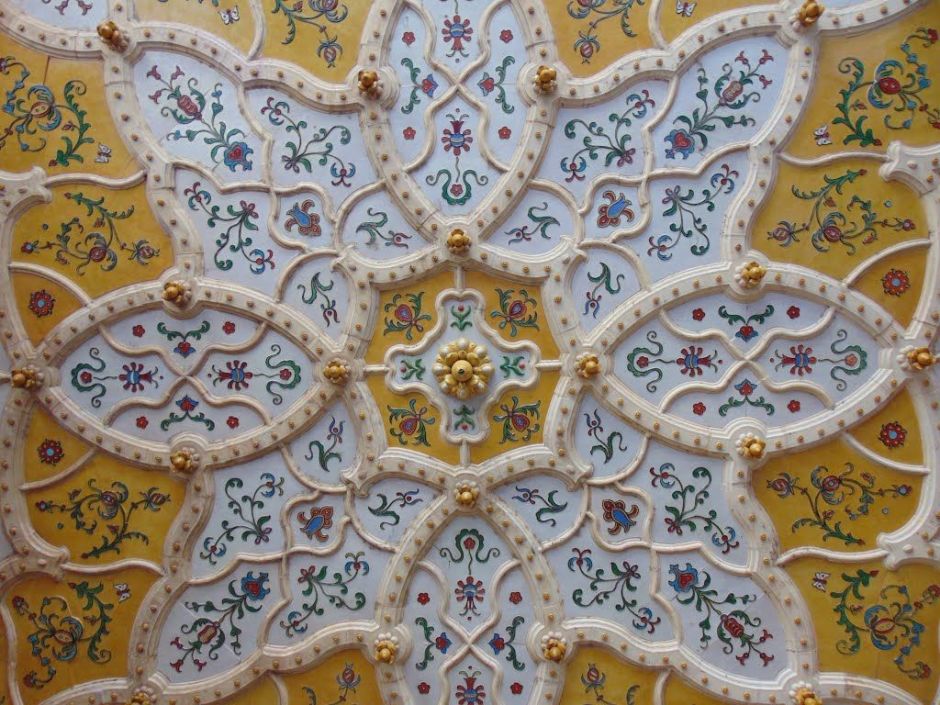 The floral motifs on the entrance of the Museum of Applied Arts (1891-96). Photo: Panoramio