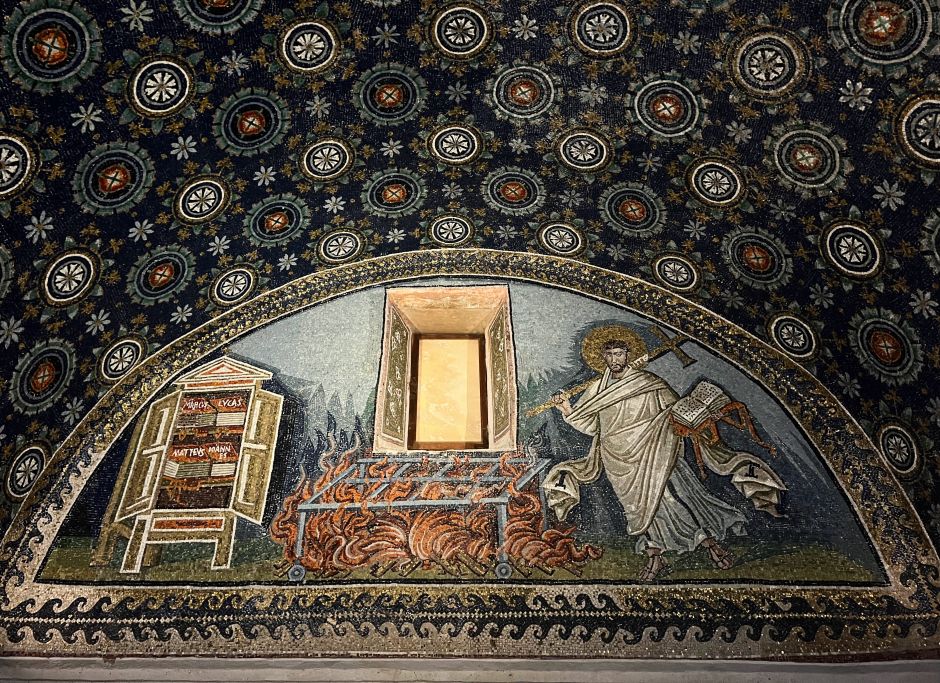 A 5th century AD mosaic in Ravenna's mausoleum of Galla Placidia, daughter of the Roman emperor Theodosius I. The work in the building's lunette shows Saint Vincent of Saragossa, who declined to burn the holy books and paid with his life for it. Photo: Tas Tóbiás