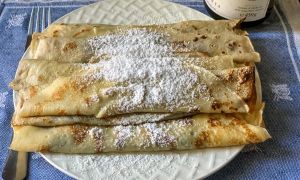 Hungarian crepes (Palacsinta)