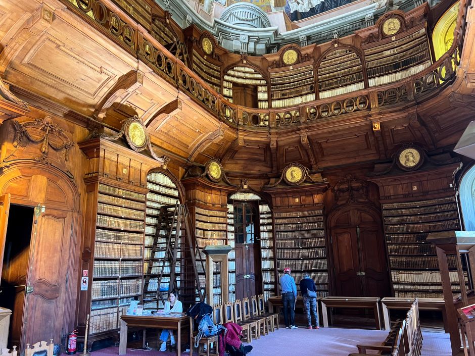 The Archbishop's Library (1793) inside the Eszterházy Károly University in Eger is open to visitors. Photo: Tas Tóbiás 