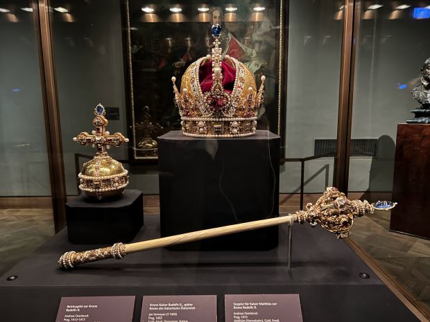 imperial treasury vienna habsburg rudolph crown