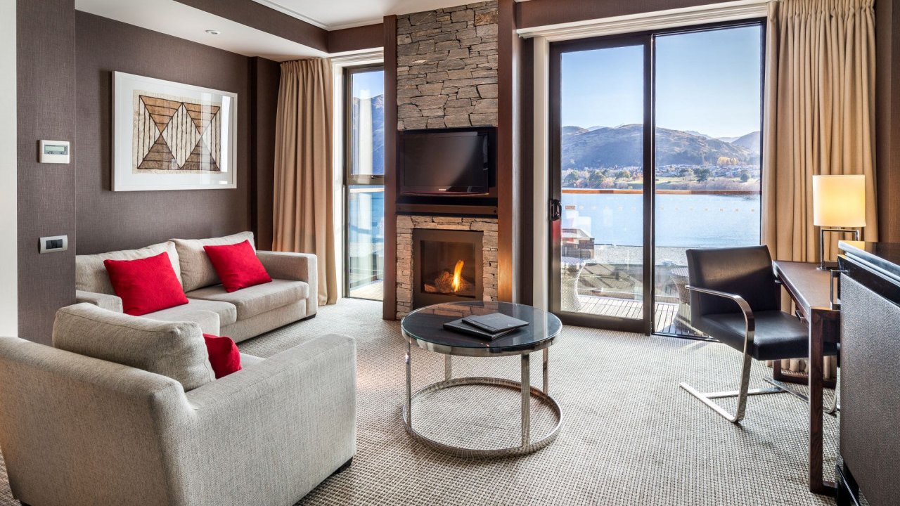 The Hilton Queenstown Resort & Spa, 5-star luxury | Qantas ...