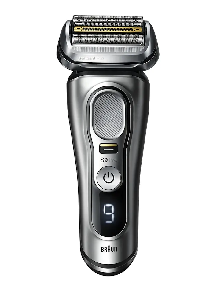 Series 9 Pro 9467cc Wet & Dry shaver with SmartCare center and 