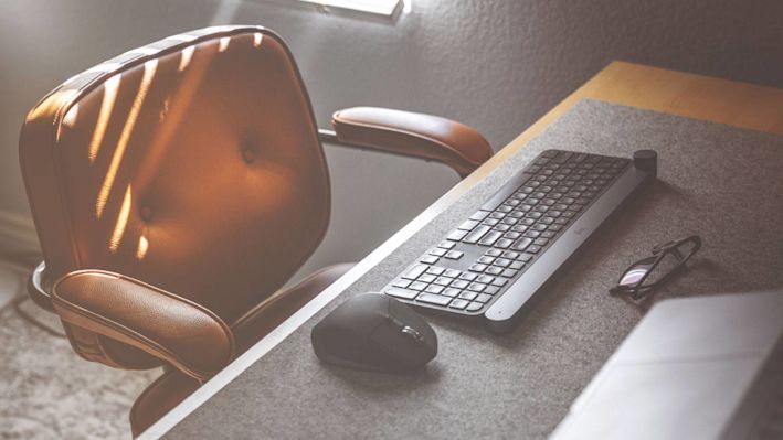 Create your own small home office! Hero Image
