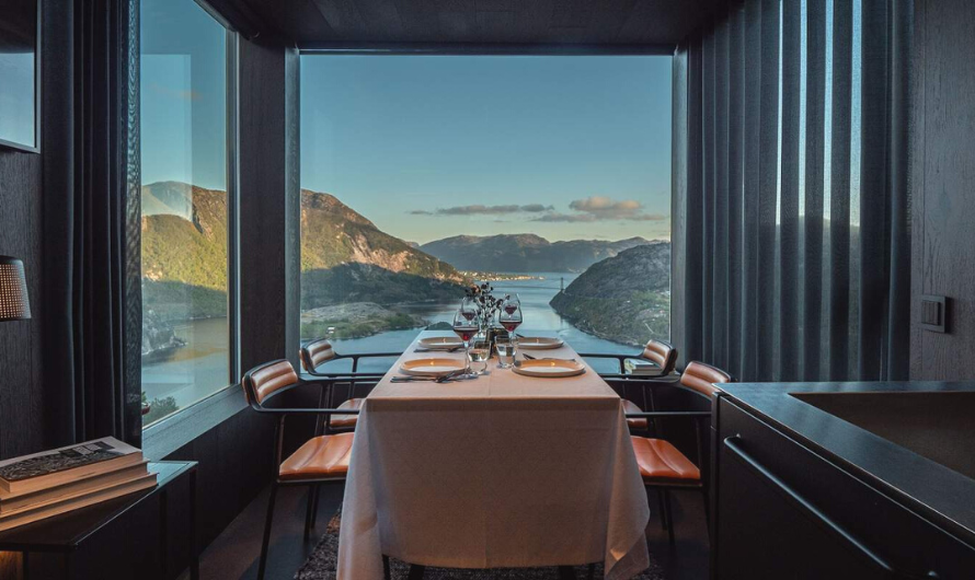 Visit Norway: interior of the restaurant with a view of the fjords