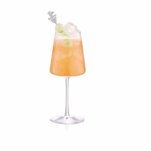 A CÎROC Pomme Spritz cocktail.