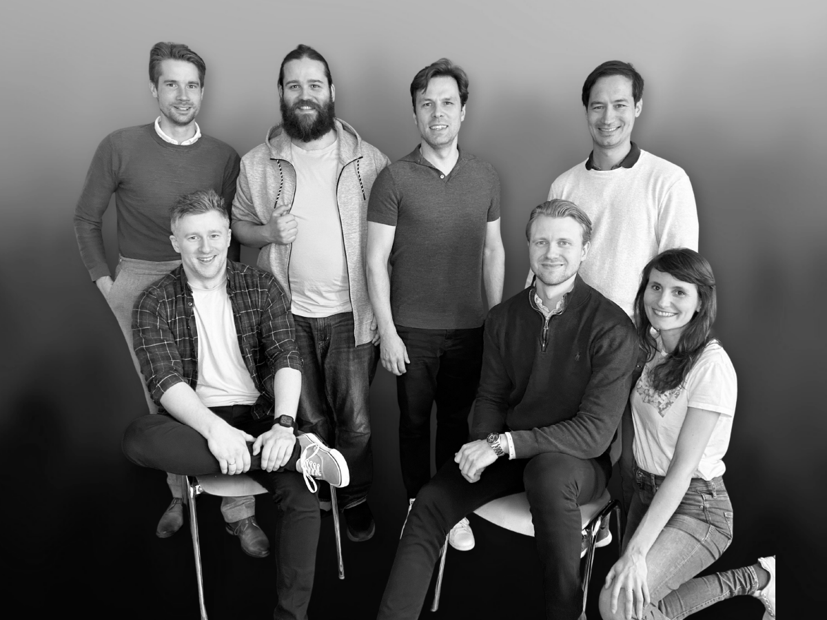 Das stromify Team überzeugt durch umfassende Expertise aus langjähriger Erfahrung und Vernetzung zu relevanten Playern im Markt. Von links nach rechts zu sehen: Heiko Teiken, Manuel Lask, Maxim Uhlemann, Simon Zöller, Ole Henning, Matthias Mohr, Sandra Steudle.