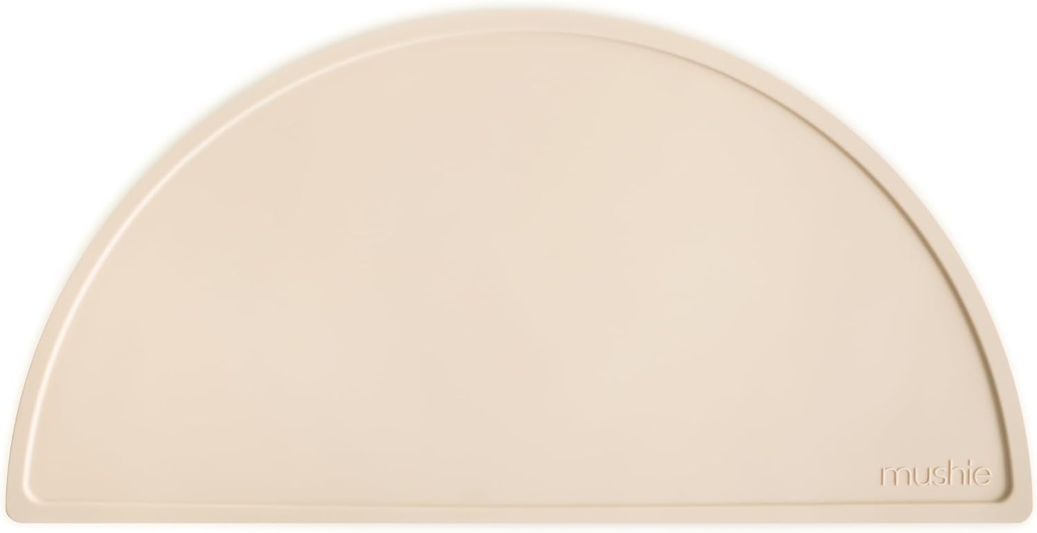 Mushie Mantel Individual de Silicona para Niños | Tapete Resistente a Las Manchas y Apto para Lavavajillas | Diseño Antideslizante | Shifting Sand