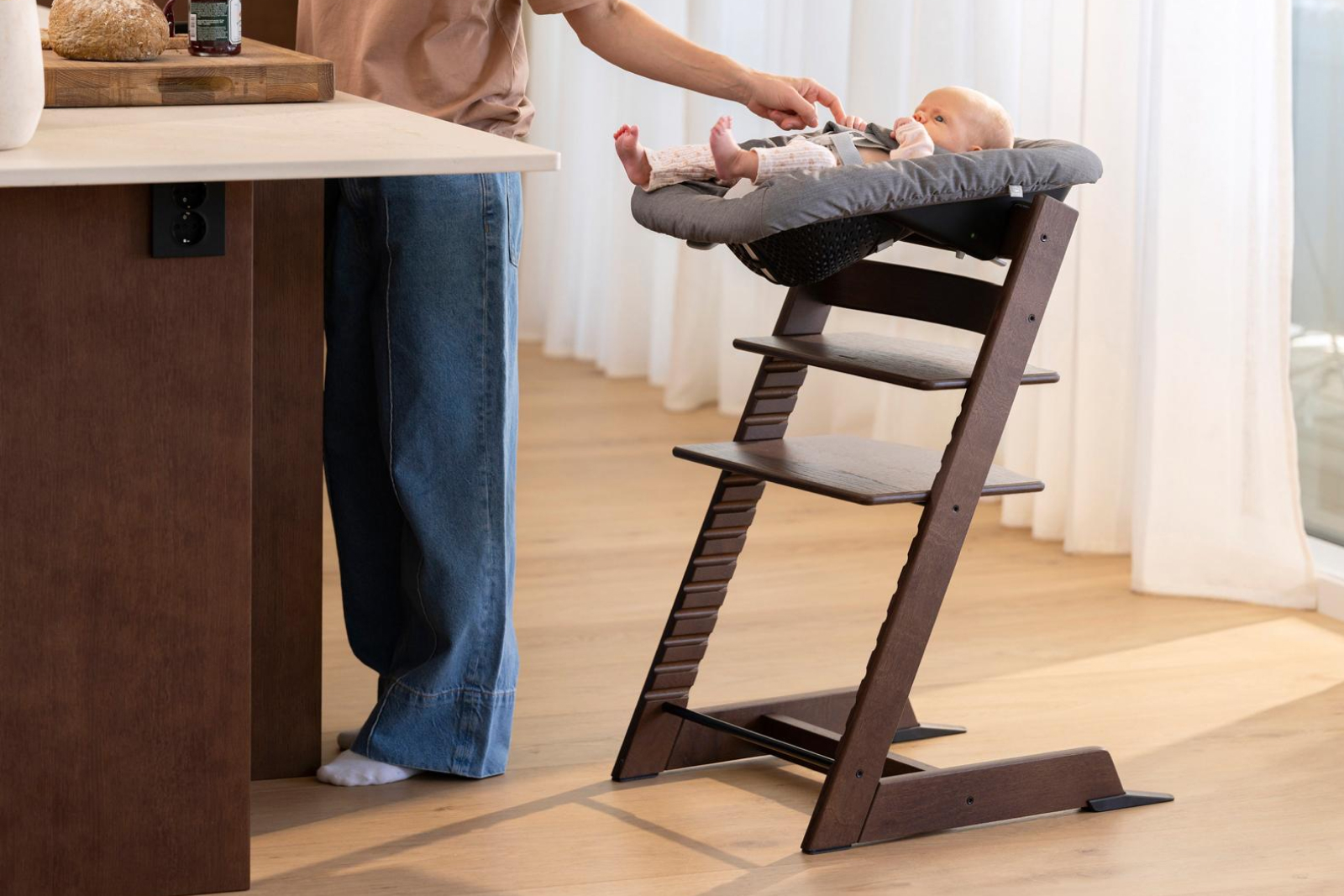 Stokke tripptrapp high chair with newborn set tray