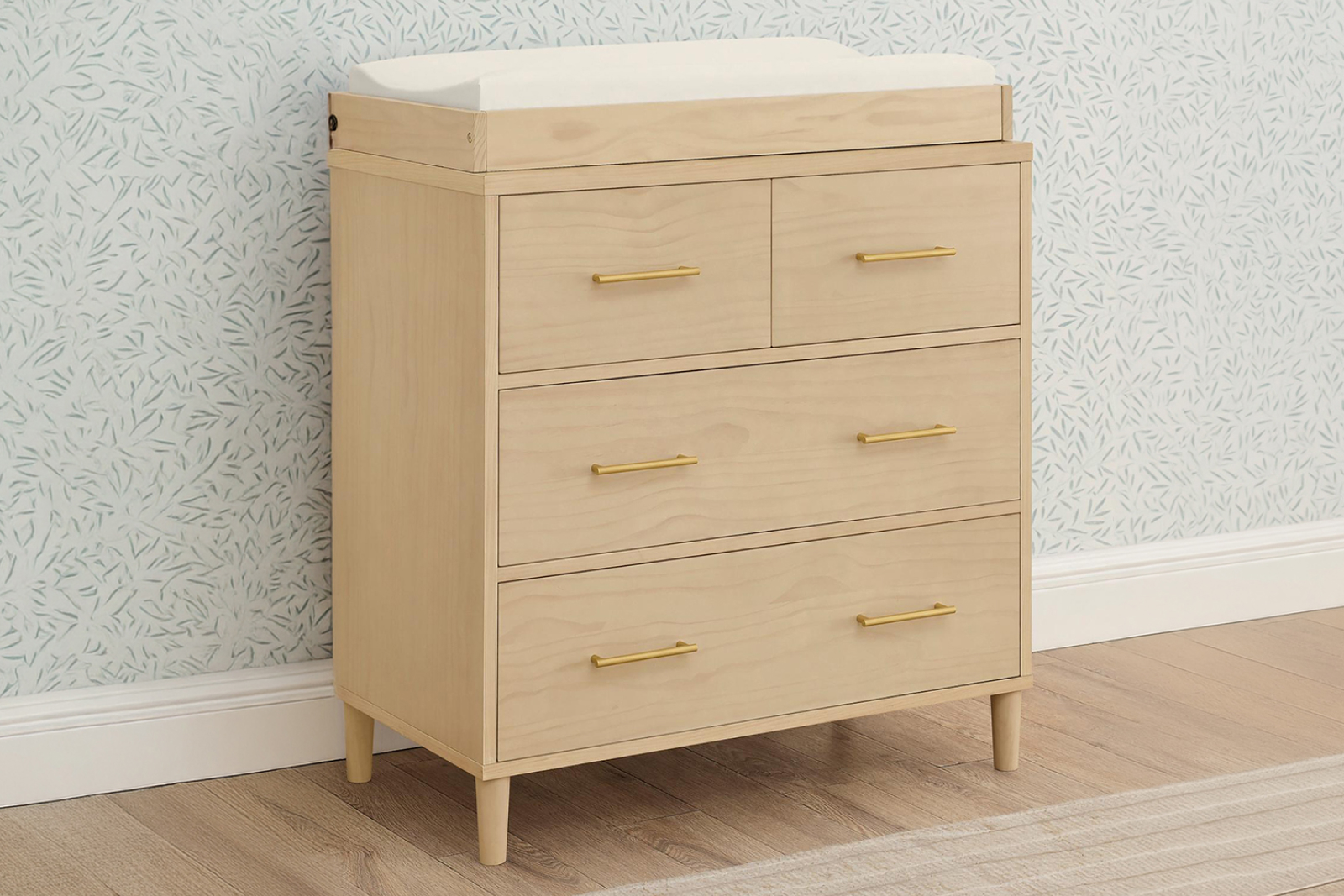 Delta Children classic 4drawer dresser with changing top
