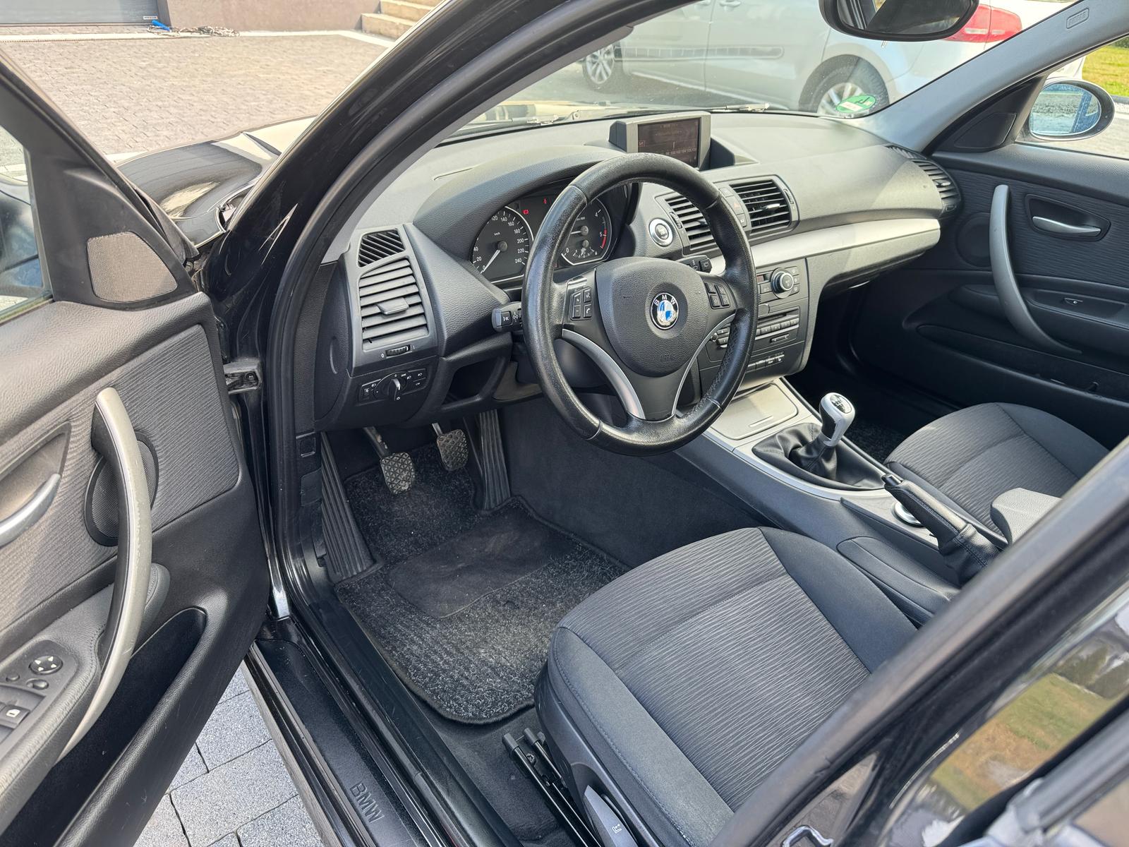 mauto BMW  118D 143KM