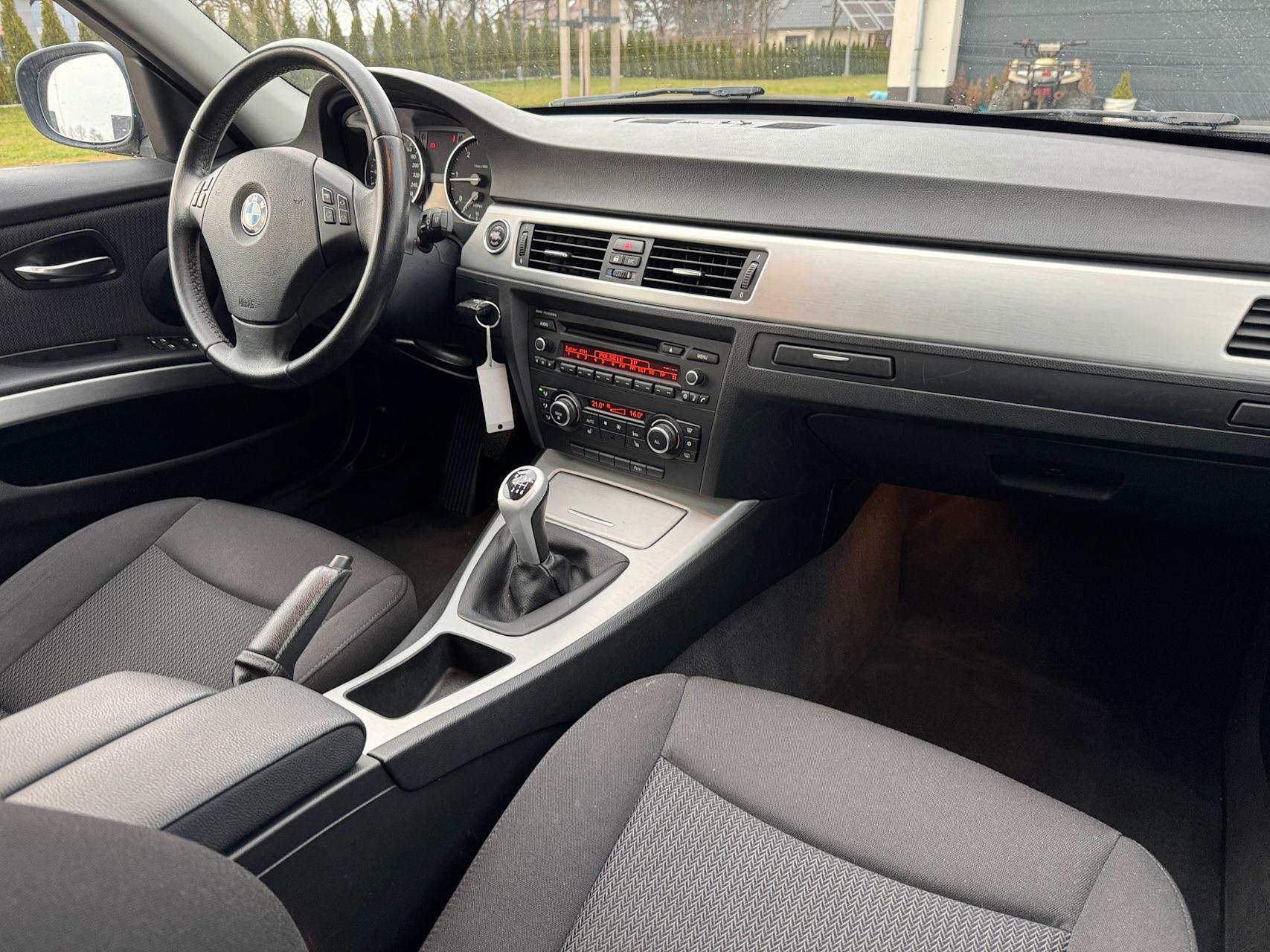 mauto BMW 318D sedan 280TKM 143KM