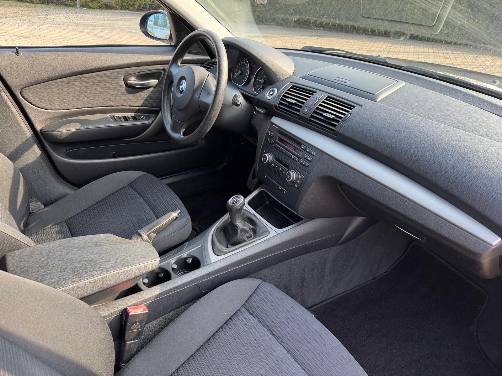 mauto BMW  1 e87 118D 143KM