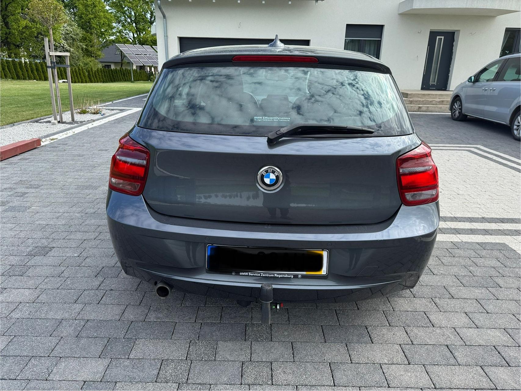 mauto BMW 118D szara 143KM