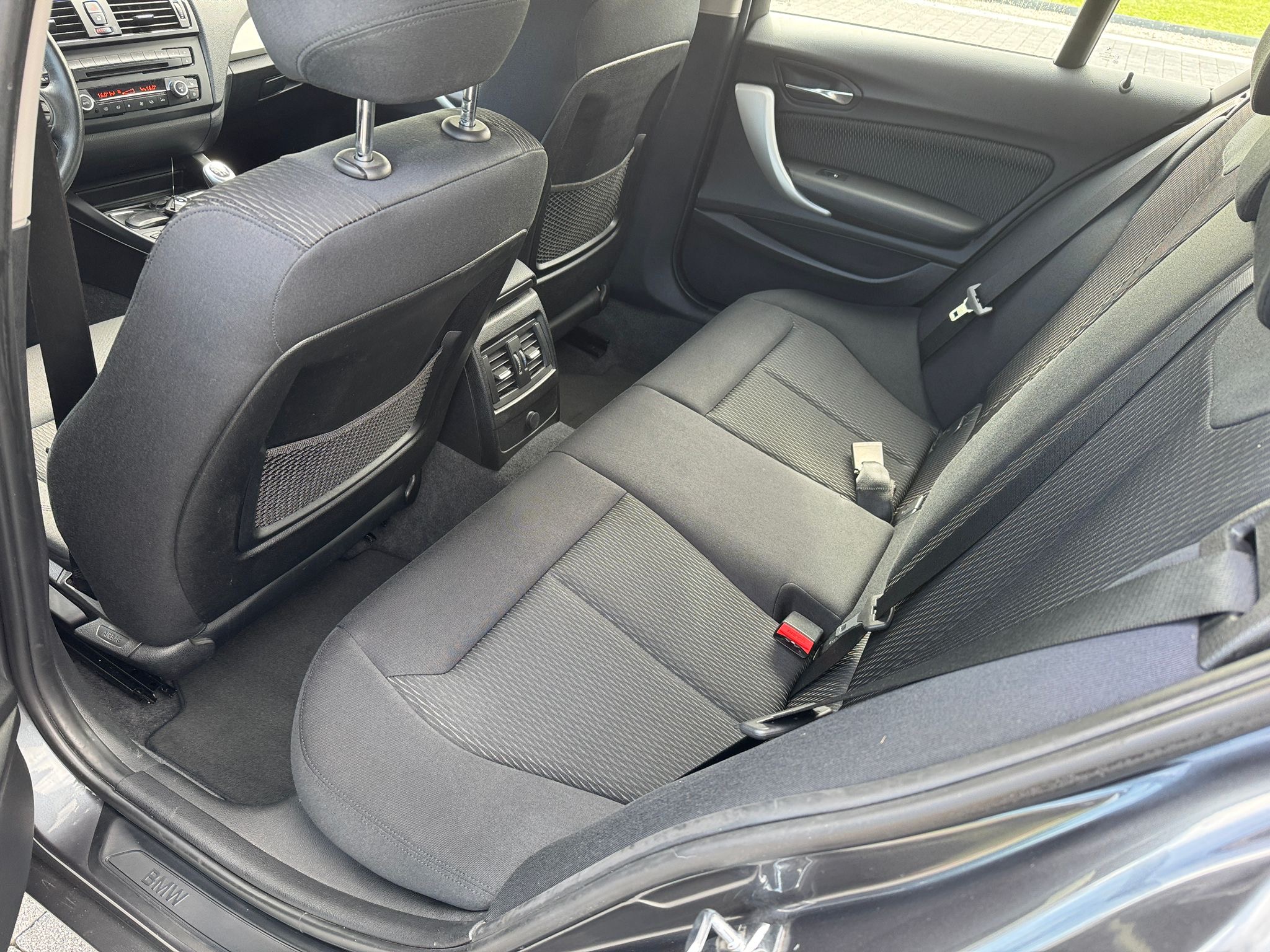 mauto BMW 118D szara 143KM