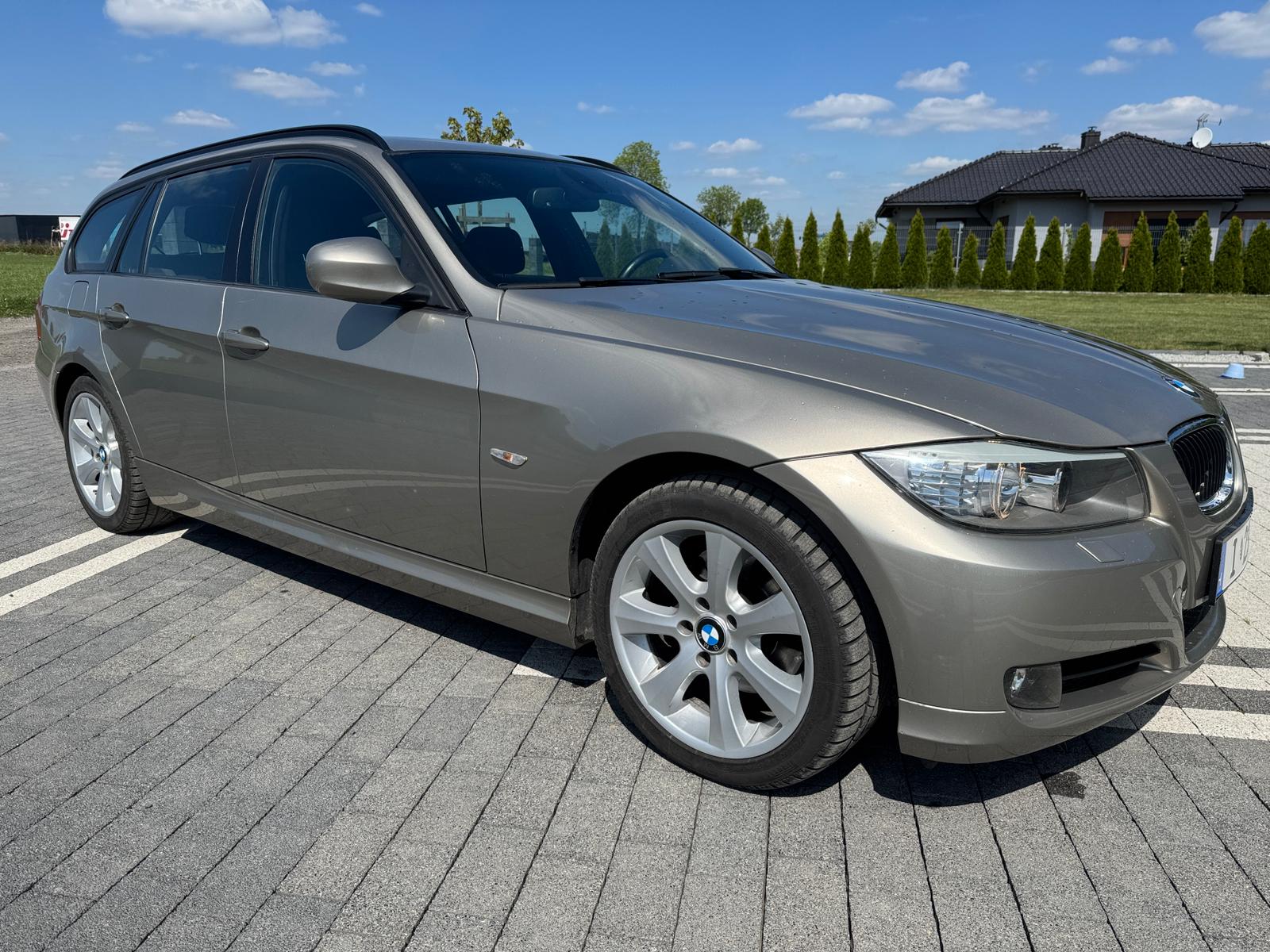 mauto BMW 318D Touring złota 143KM