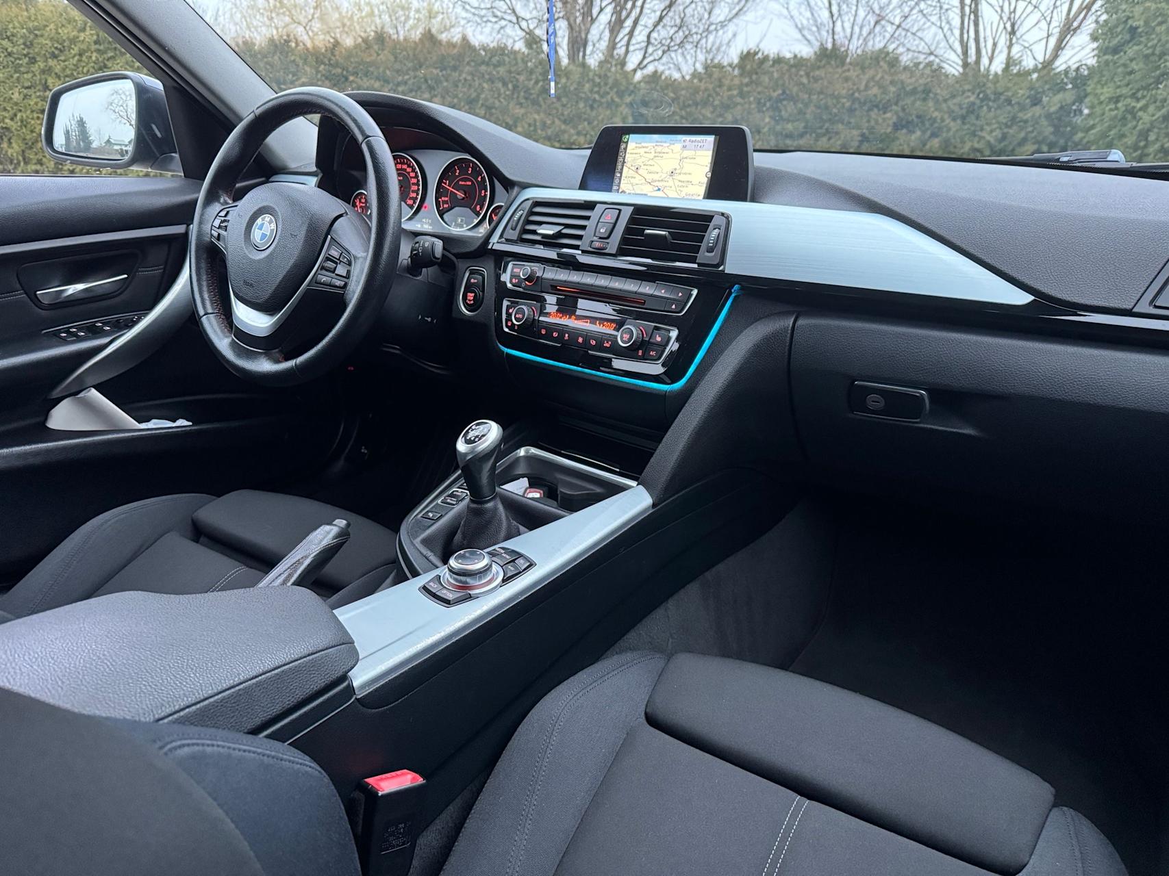 mauto BMW 318 Touring Sport-Line 143KM