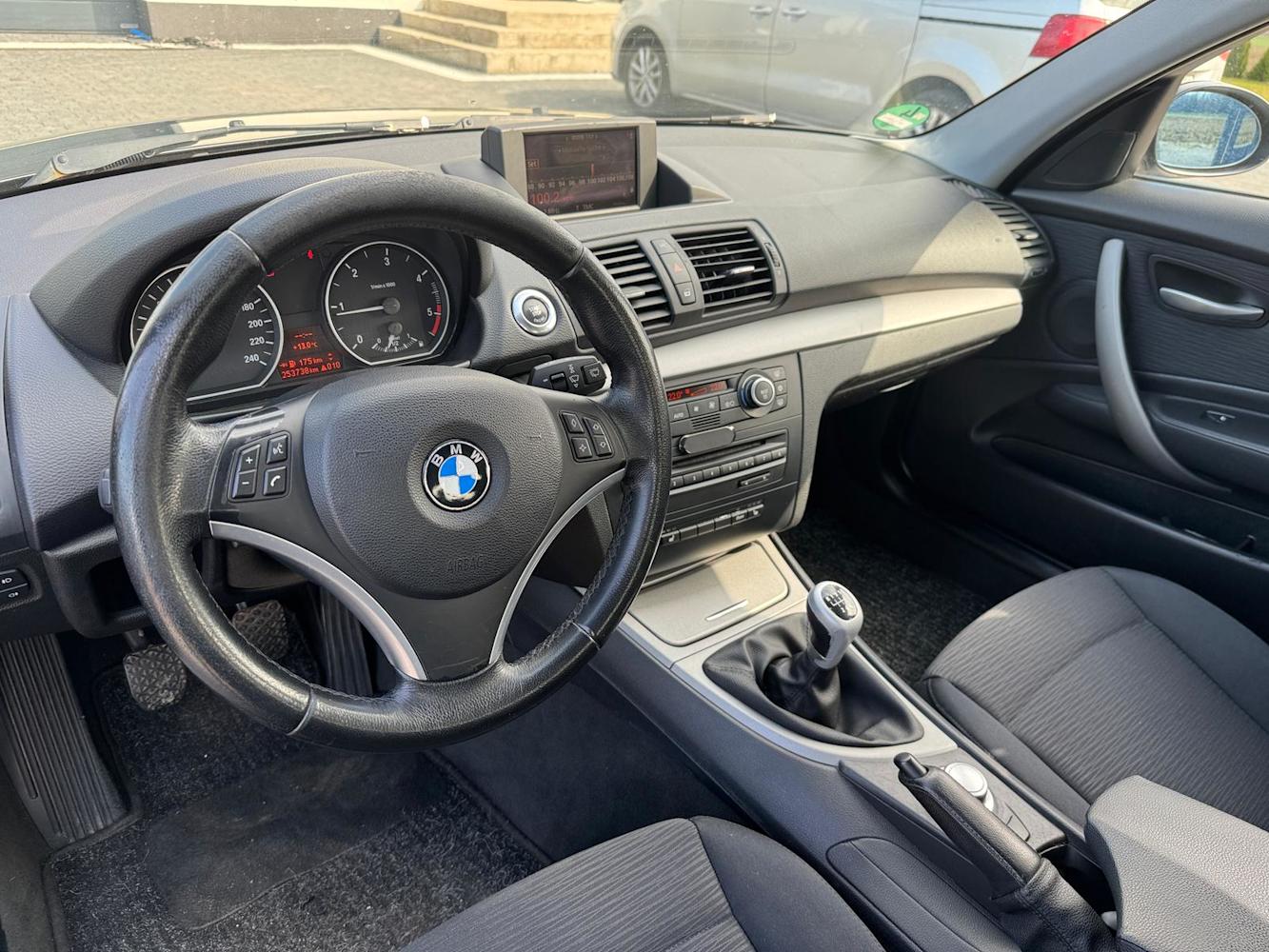 mauto BMW 118D 143KM