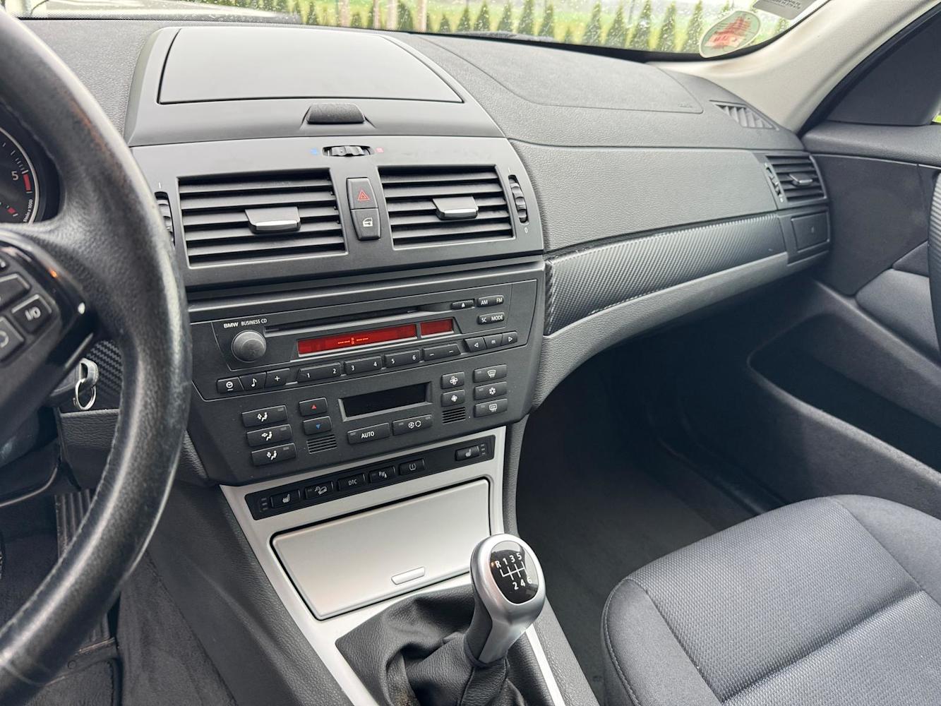 mauto BMW X3 czarna 177KM