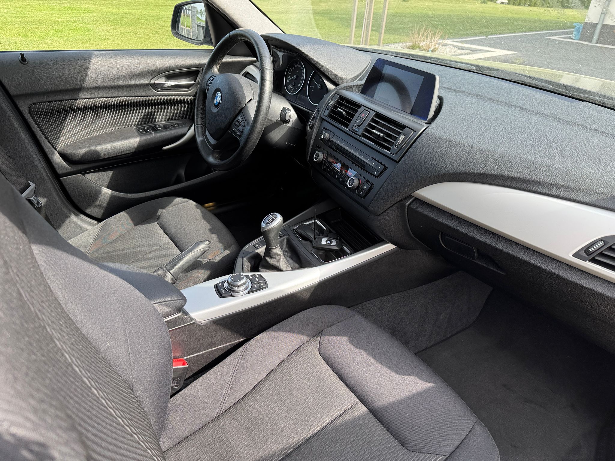 mauto BMW 118D szara 143KM