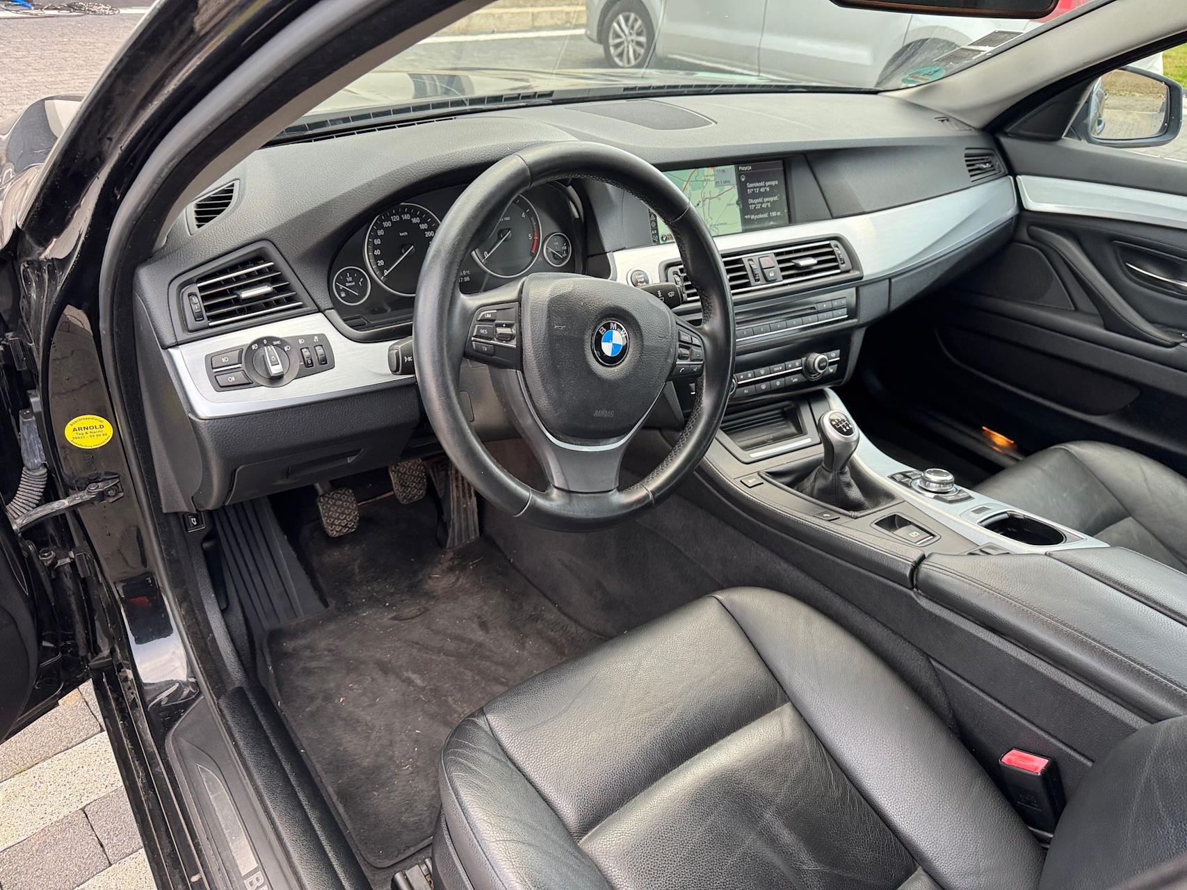 mauto BMW 520D F11 czarny manual 184KM