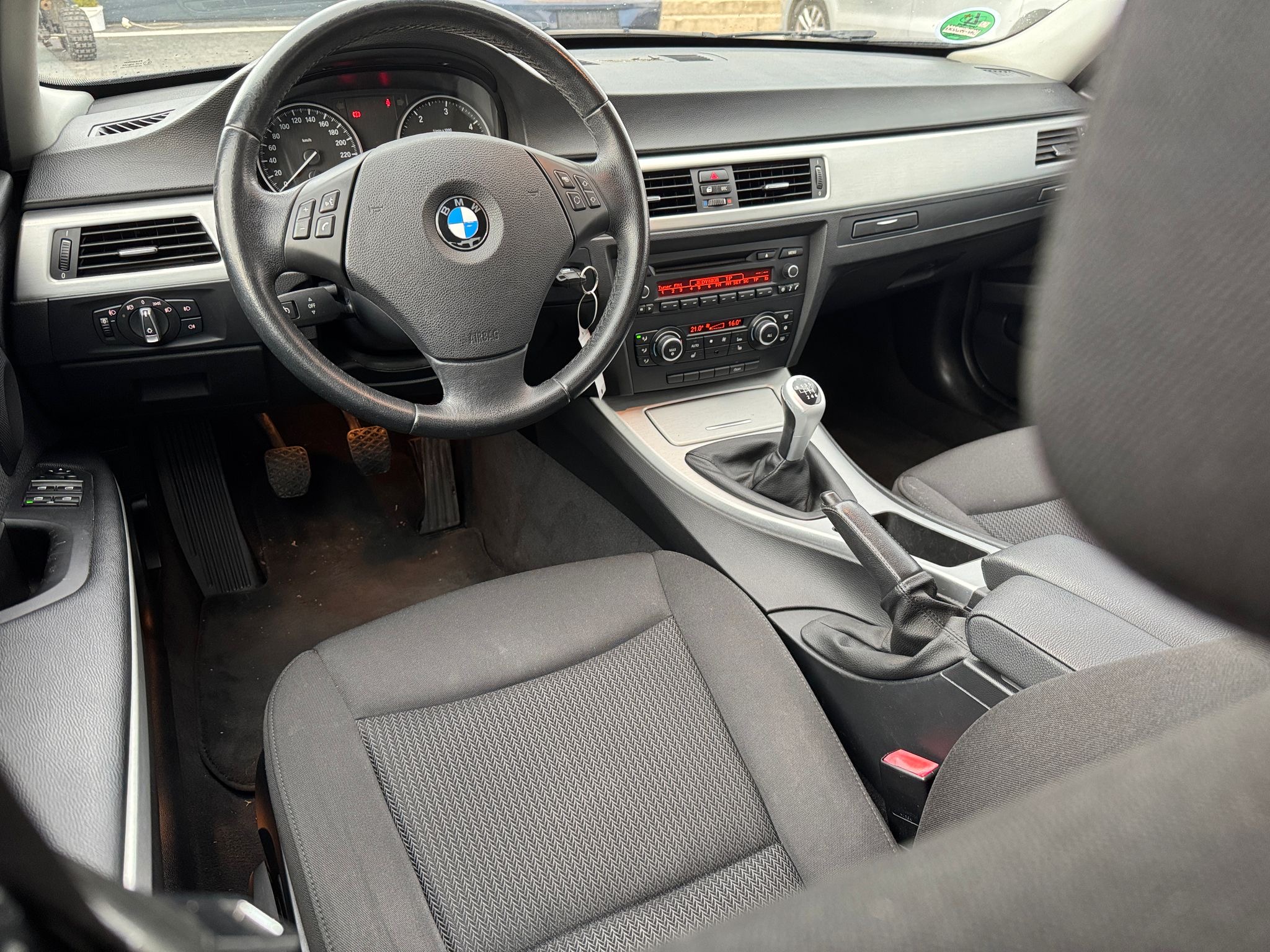 mauto BMW 318D sedan 280TKM 143KM