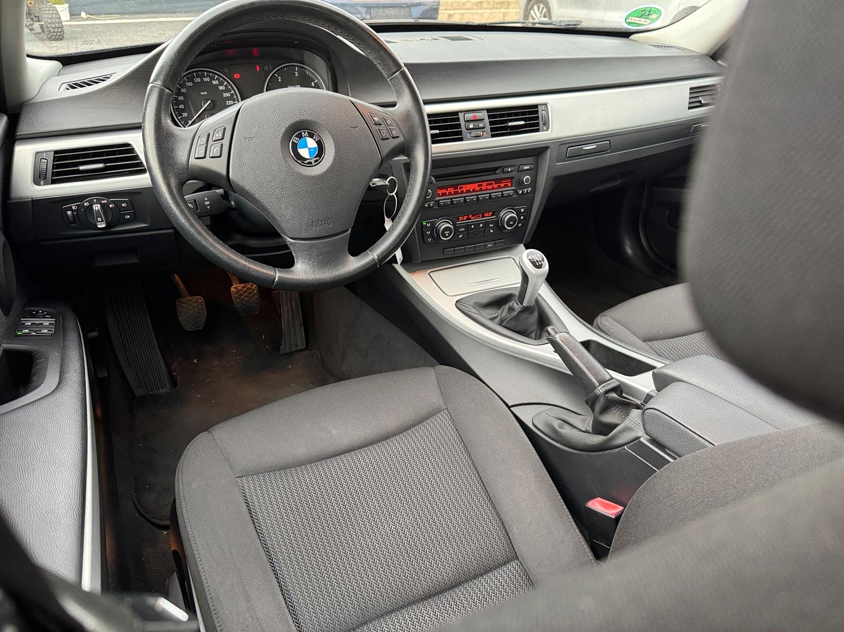 mauto BMW 318D sedan 280TKM 143KM