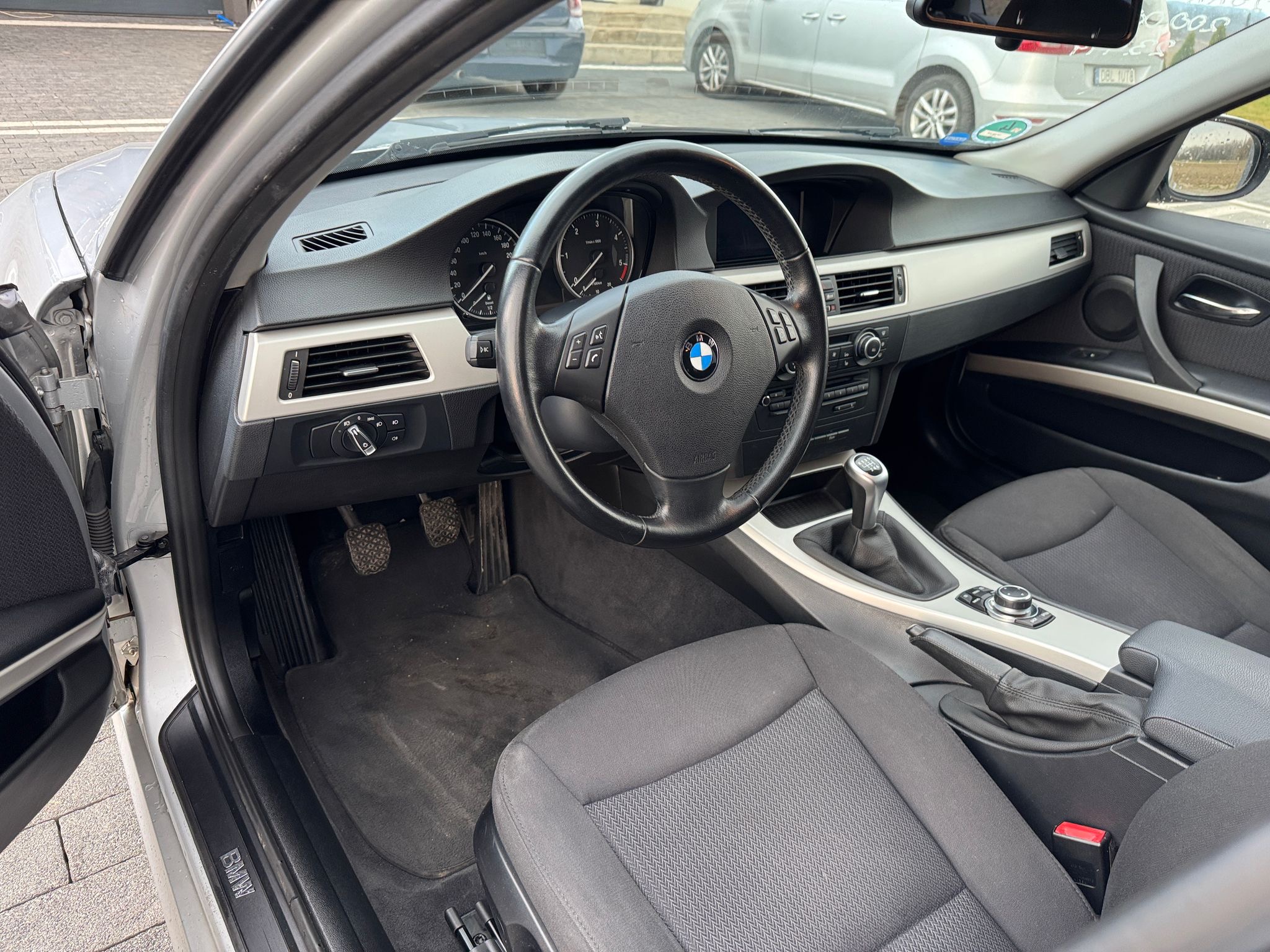 mauto BMW 318D Touring Edition Exclusive 143KM