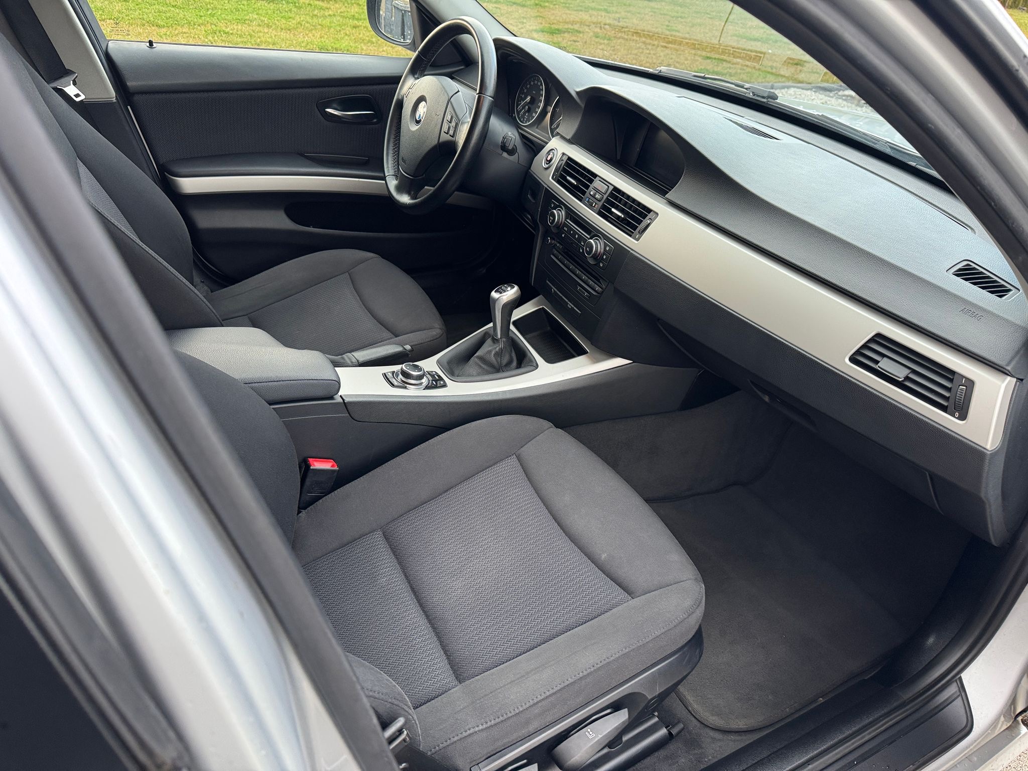 mauto BMW 318D Touring Edition Exclusive 143KM