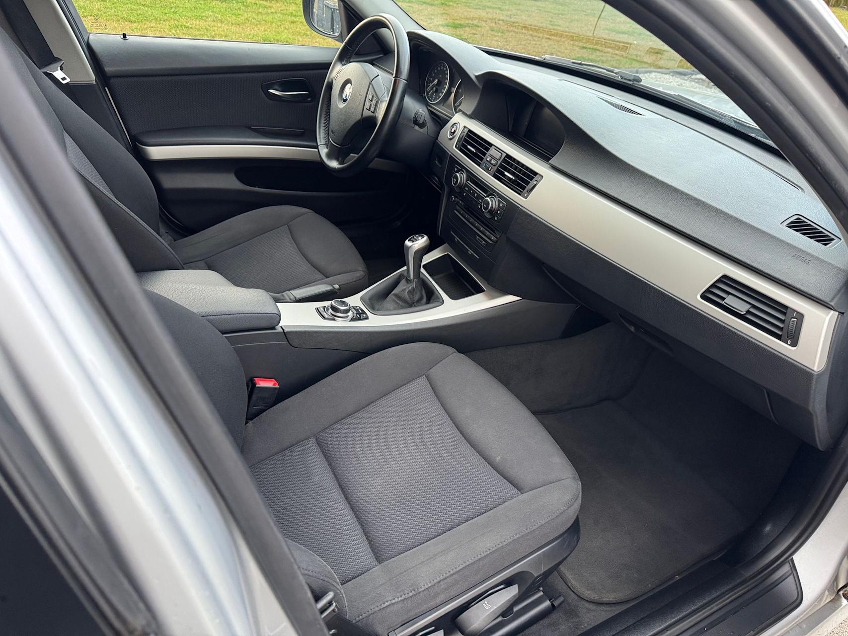 mauto BMW 318D Touring Edition Exclusive 143KM