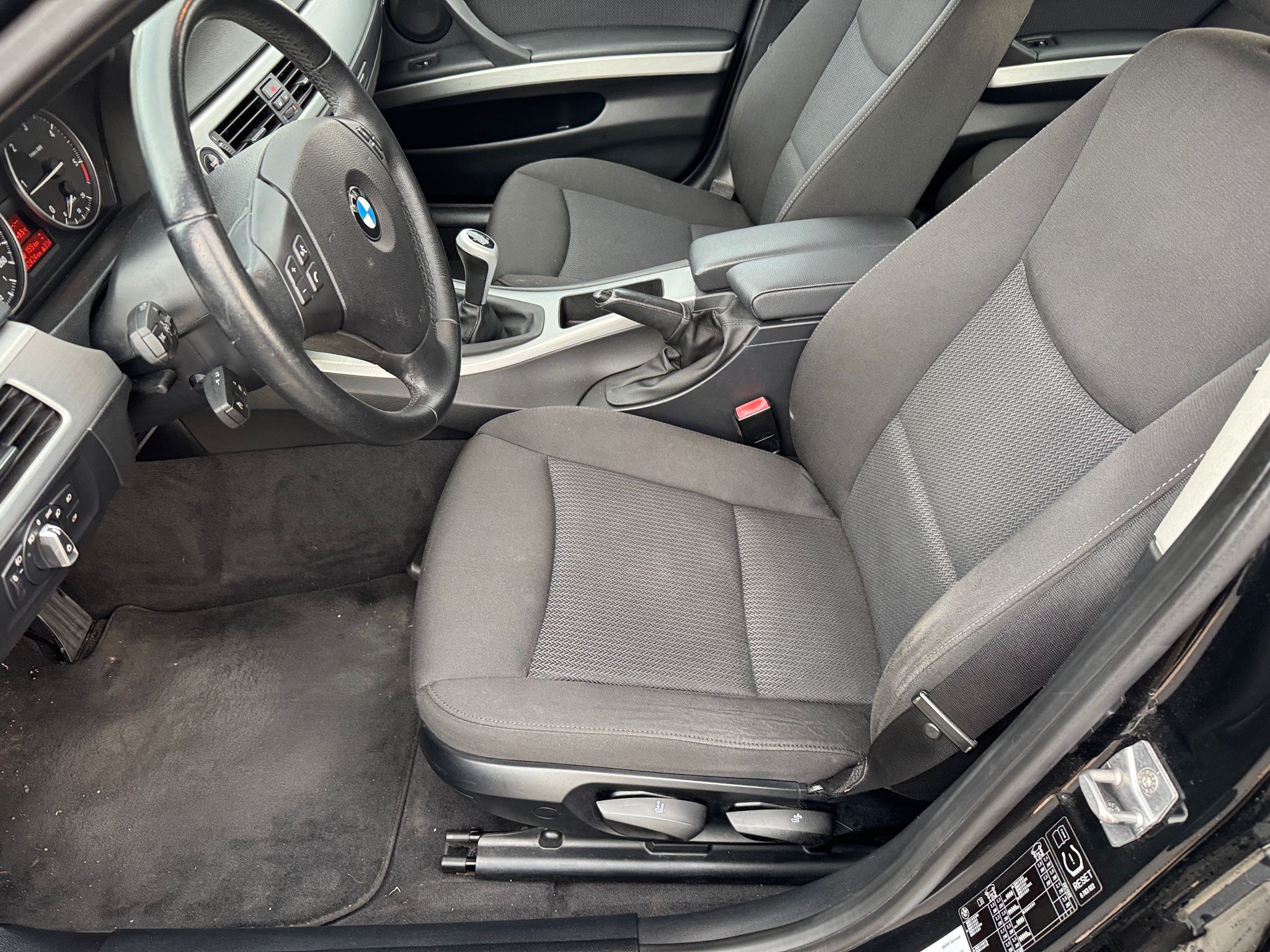 mauto BMW 318D sedan 280TKM 143KM