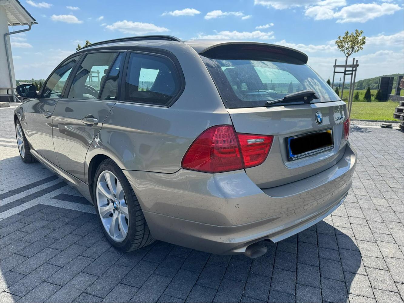 mauto BMW 318D Touring złota 143KM